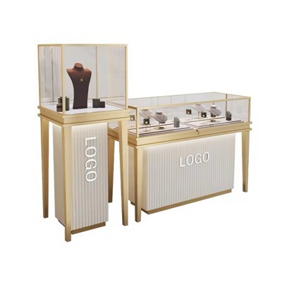 Nieuwe designvitrine voor juwelierswinkel
