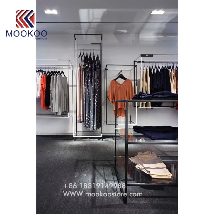 Zwart metalen display voor kleding